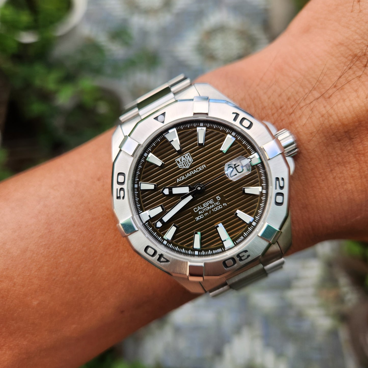 Tag Heuer Aquaracer Calibre 5 Sunray Brushed Brown Dial 43mm - Complete Set