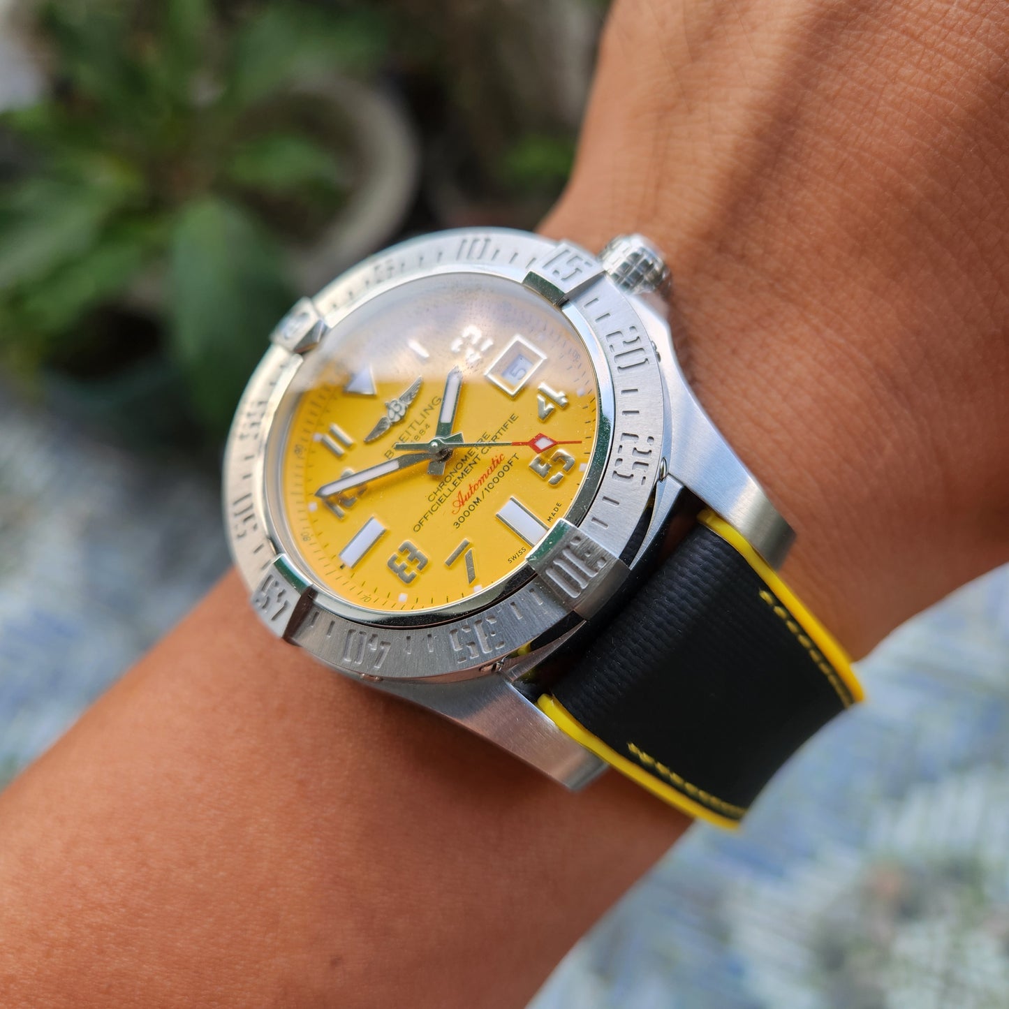 Breitling Avenger II Seawolf 3000M Super Diver Chronometer Yellow Dial 45mm