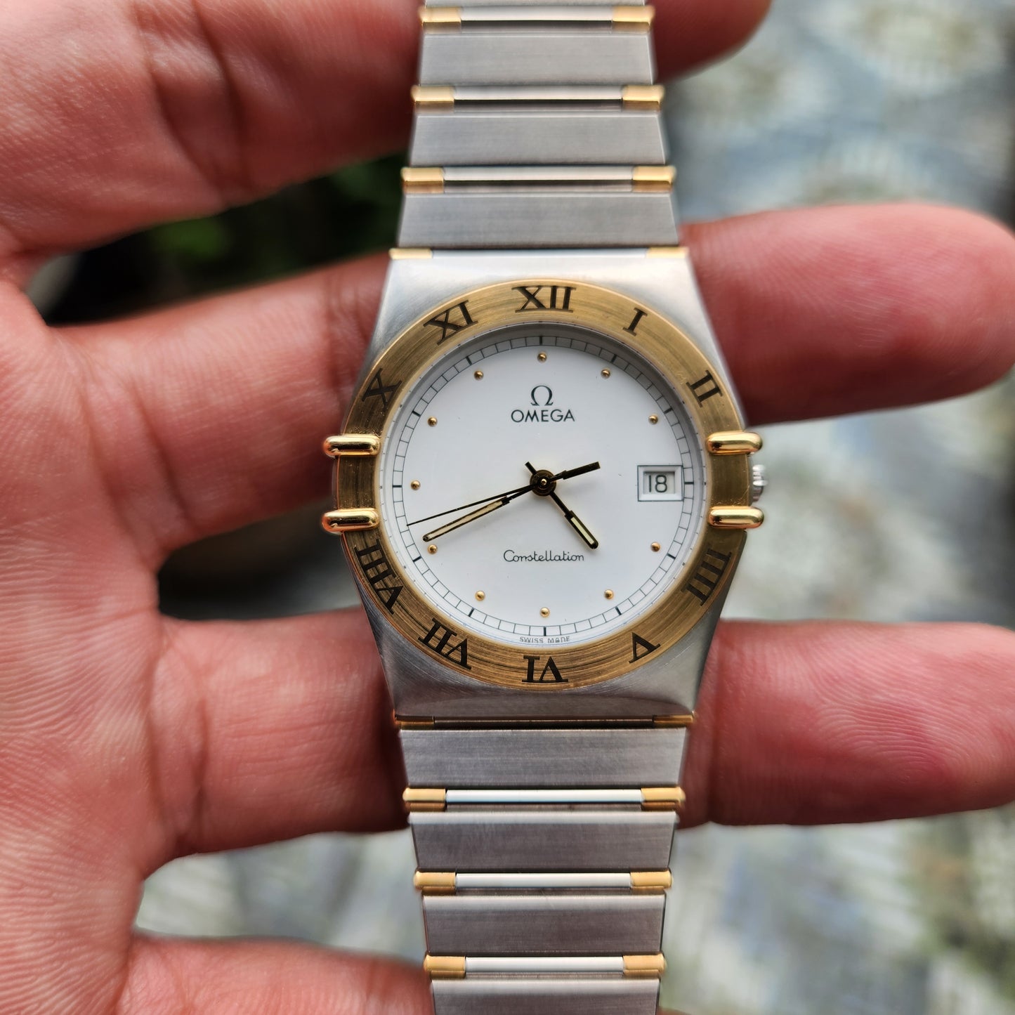 Omega Constellation 18k Solid Gold Bezel Two-Tone Midsize 34mm White Dial