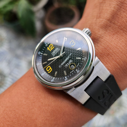 Oris Williams F1 Team Day Date 2004 40.5mm Carbon Fiber Dial