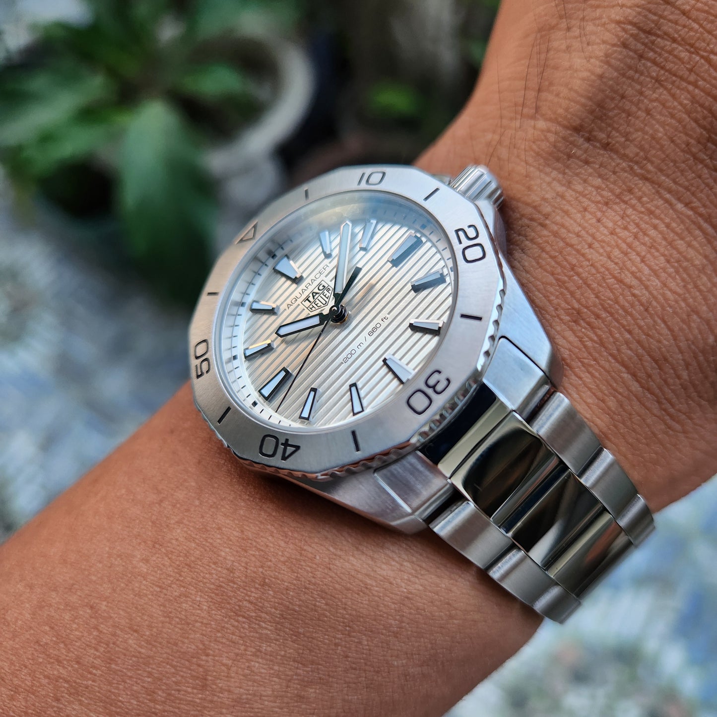 Tag Heuer Aquaracer Professional 200 Silver Sunray Brushed Dial 40mm - Complete Set