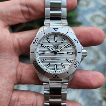 Tag Heuer Aquaracer Professional 200 Silver Sunray Brushed Dial 40mm - Complete Set