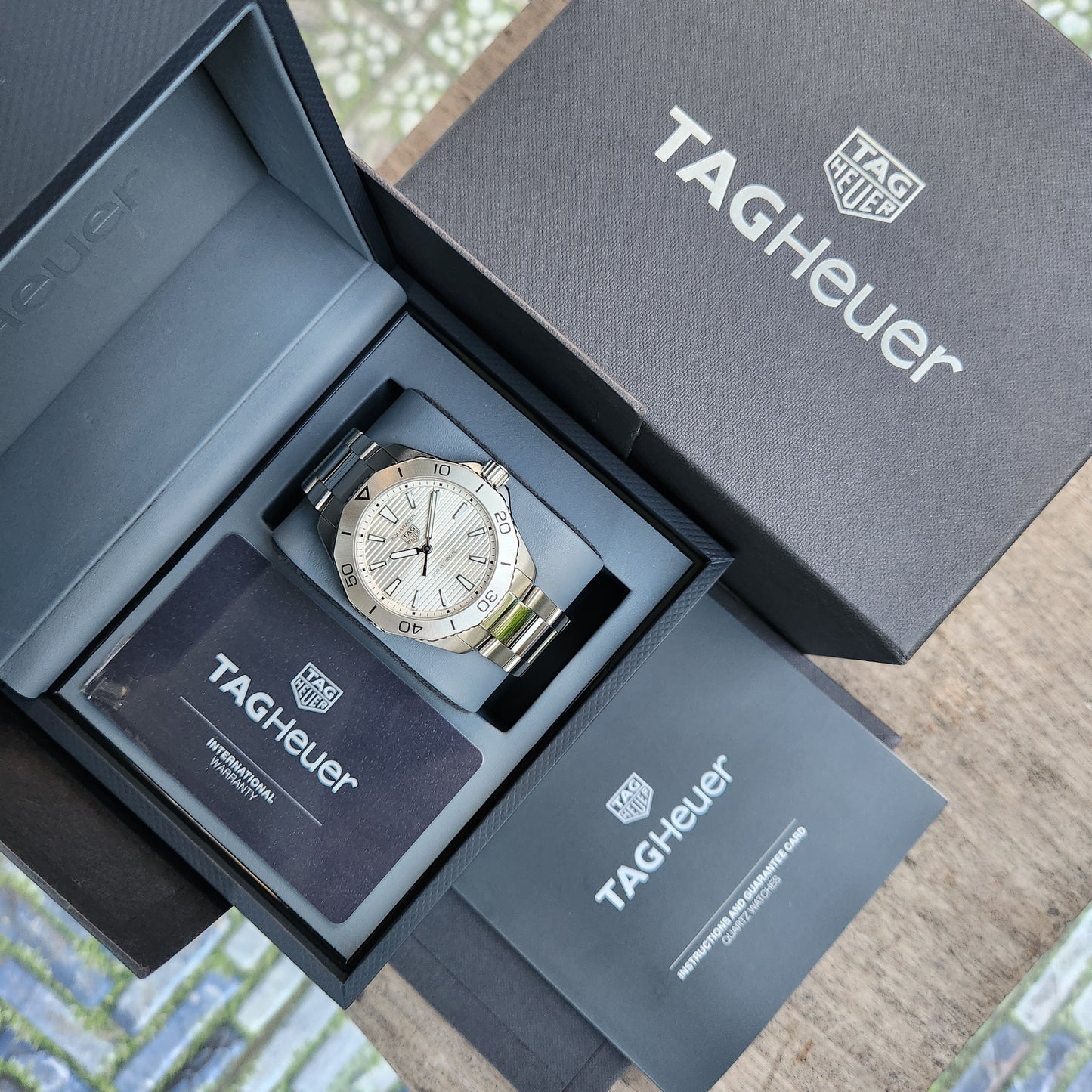 Tag Heuer Aquaracer Professional 200 Silver Sunray Brushed Dial 40mm - Complete Set