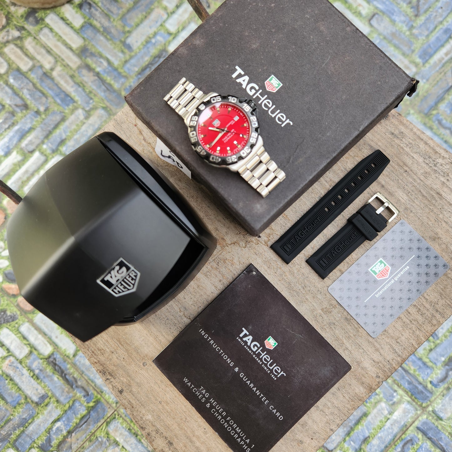 Tag Heuer F1 Red Dial 41mm - Complete Set