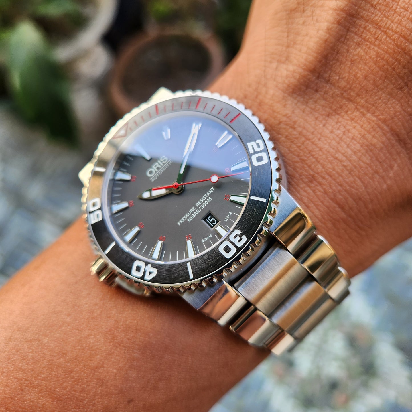Oris Aquis Red Sea Limited Edition Ceramic Bezel with White/Red Accents in Grey Dial 43mm - Complete Set