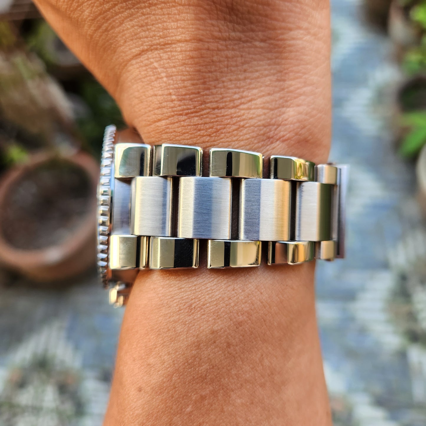 Oris Aquis Red Sea Limited Edition Ceramic Bezel with White/Red Accents in Grey Dial 43mm - Complete Set