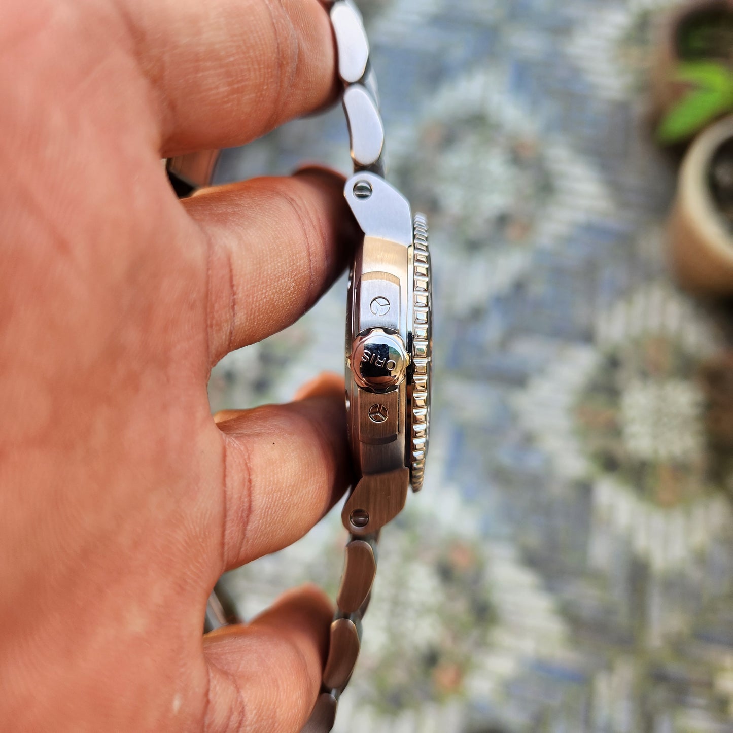 Oris Aquis Red Sea Limited Edition Ceramic Bezel with White/Red Accents in Grey Dial 43mm - Complete Set