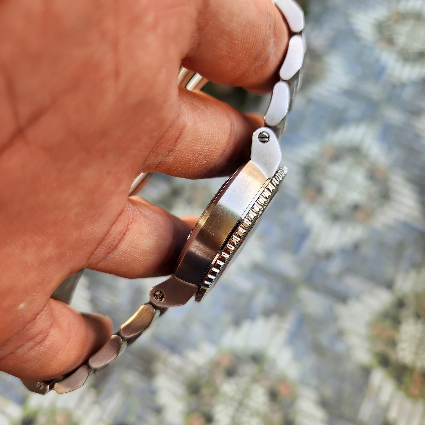 Oris Aquis Red Sea Limited Edition Ceramic Bezel with White/Red Accents in Grey Dial 43mm - Complete Set