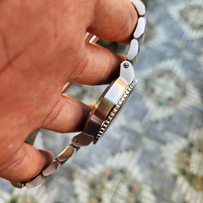 Oris Aquis Red Sea Limited Edition Ceramic Bezel with White/Red Accents in Grey Dial 43mm - Complete Set