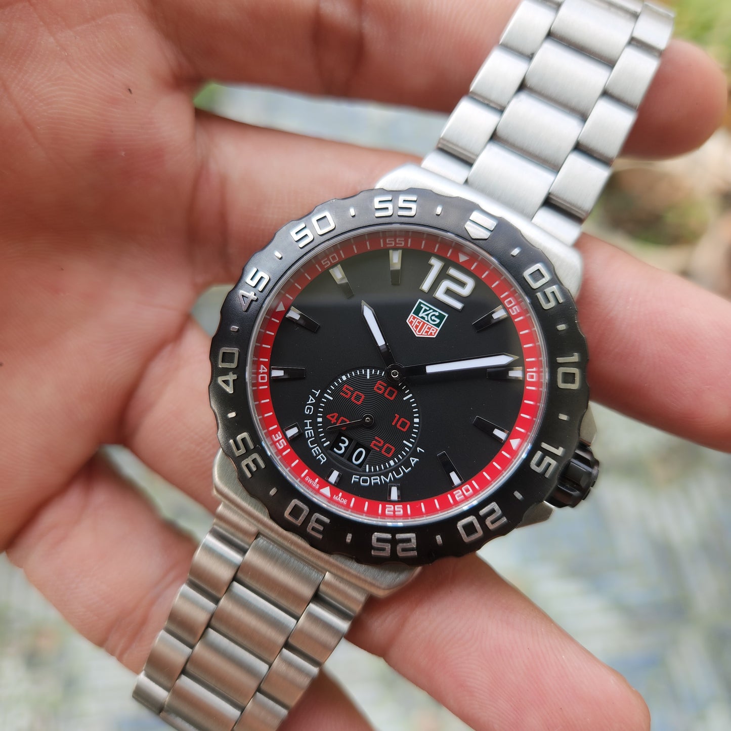 Tag Heuer F1 Grande Date Red/Black Dial 42mm