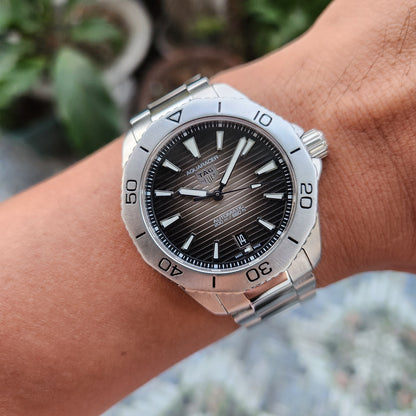 Tag Heuer Aquaracer Professional 200 Date Calibre 5 Smokey Black Sunray Dial 40mm - Complete Set