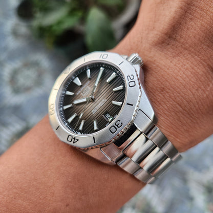Tag Heuer Aquaracer Professional 200 Date Calibre 5 Smokey Black Sunray Dial 40mm - Complete Set