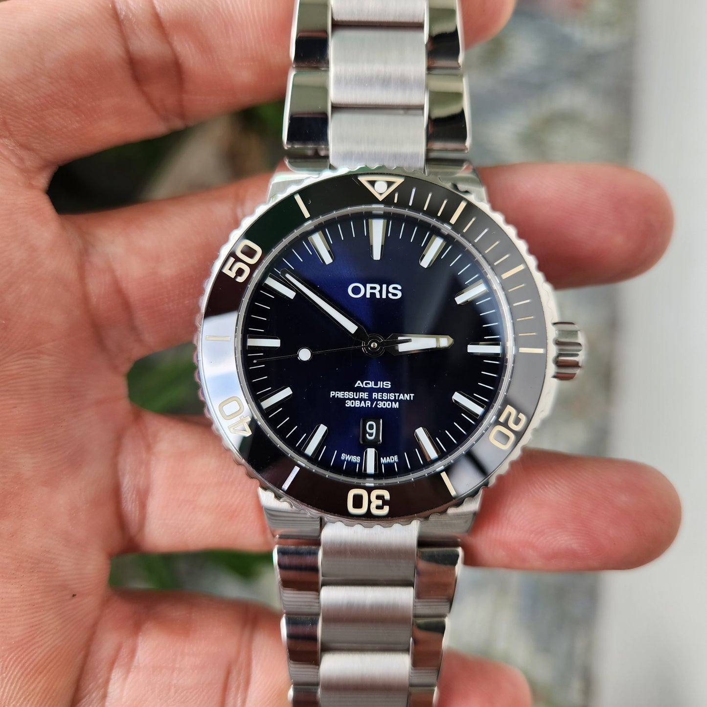 Oris Aquis Date Ceramic Bezel in Blue Dial 43.5mm - Complete Set