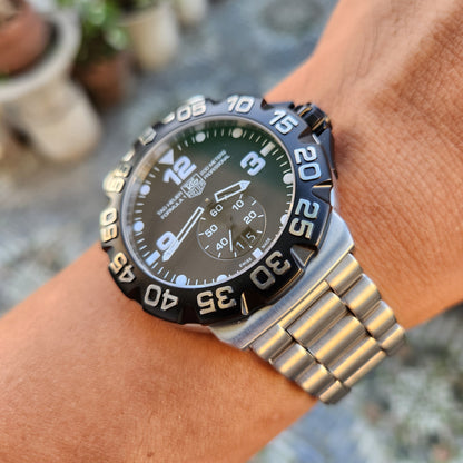 Tag Heuer F1 Grande Date Black Dial 44mm
