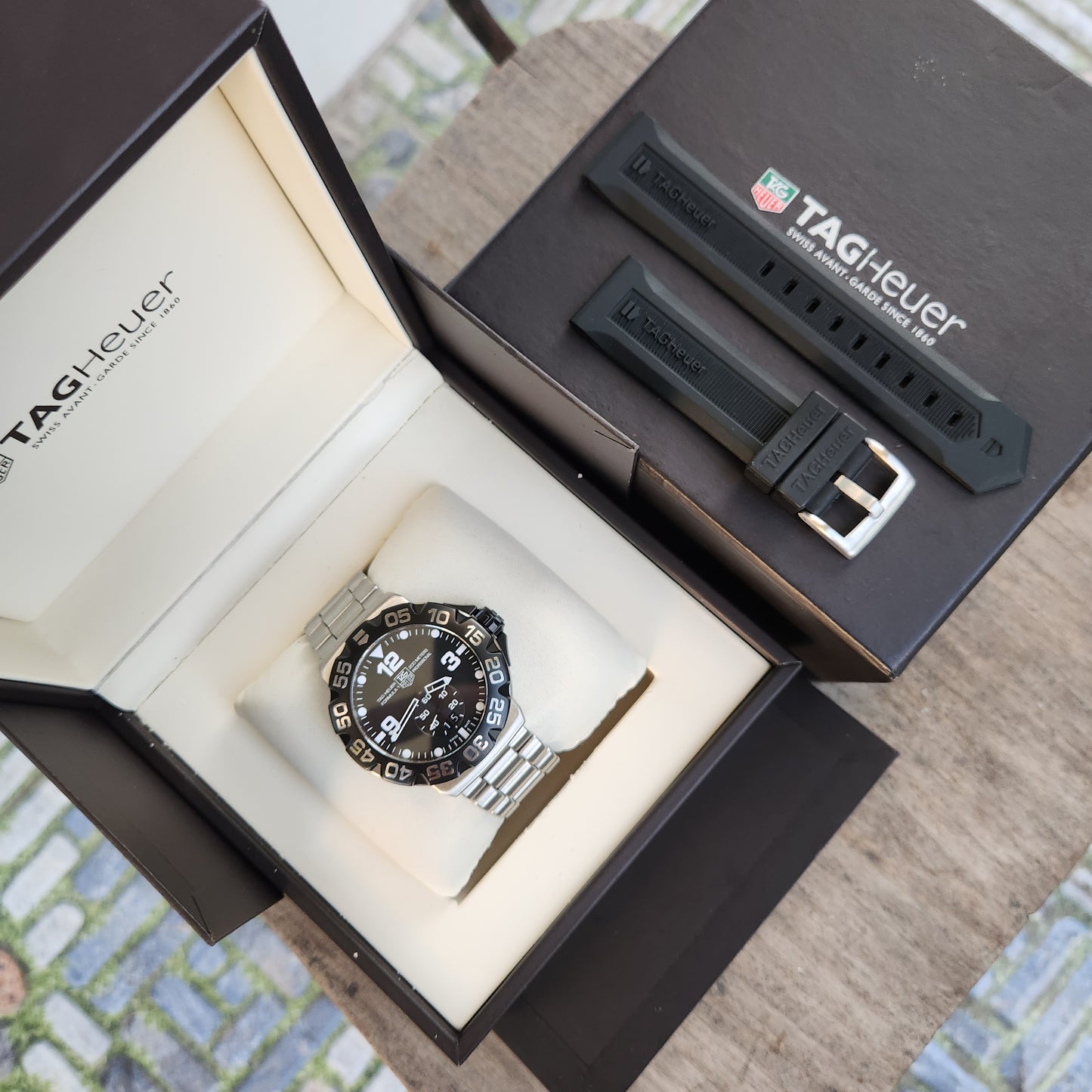 Tag Heuer F1 Grande Date Black Dial 44mm