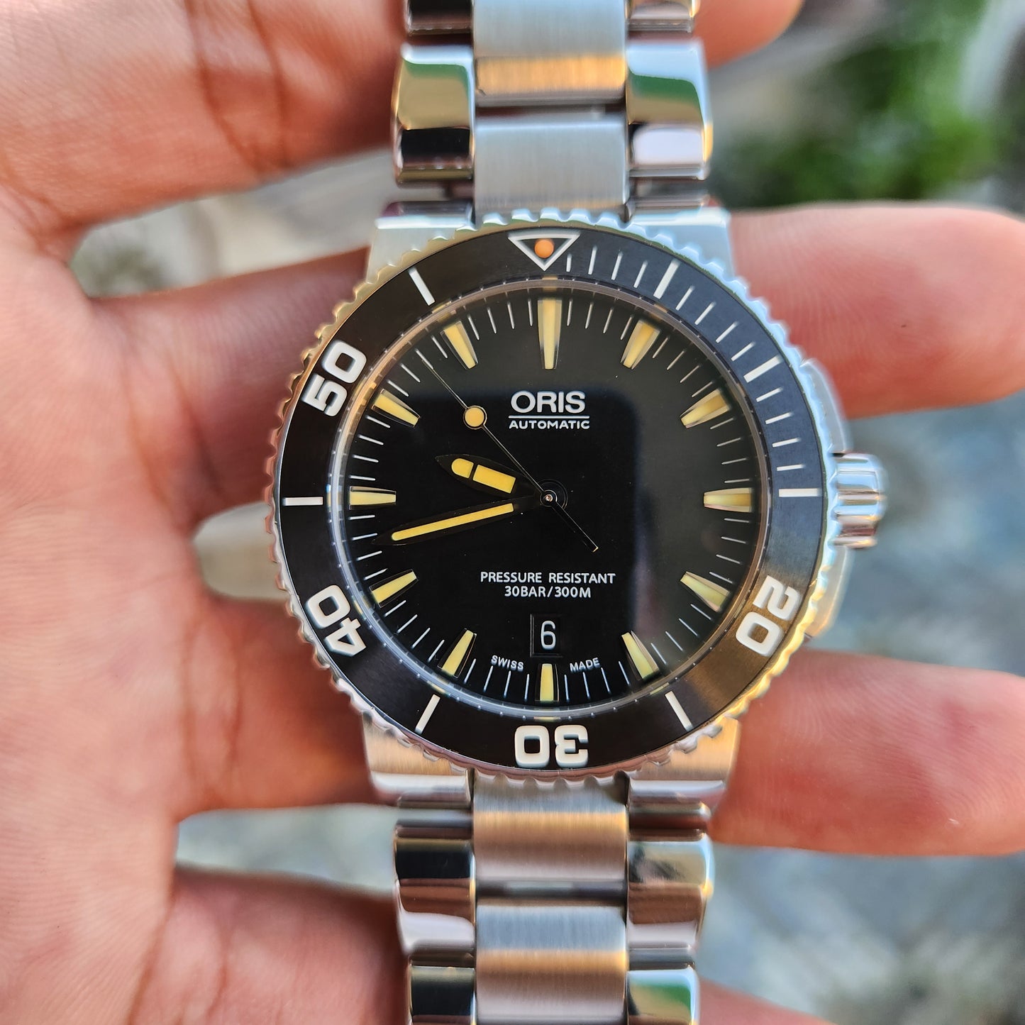 Oris Aquis Date Matte Ceramic Bezel with Orange Indeces in Black Dial 43.5mm