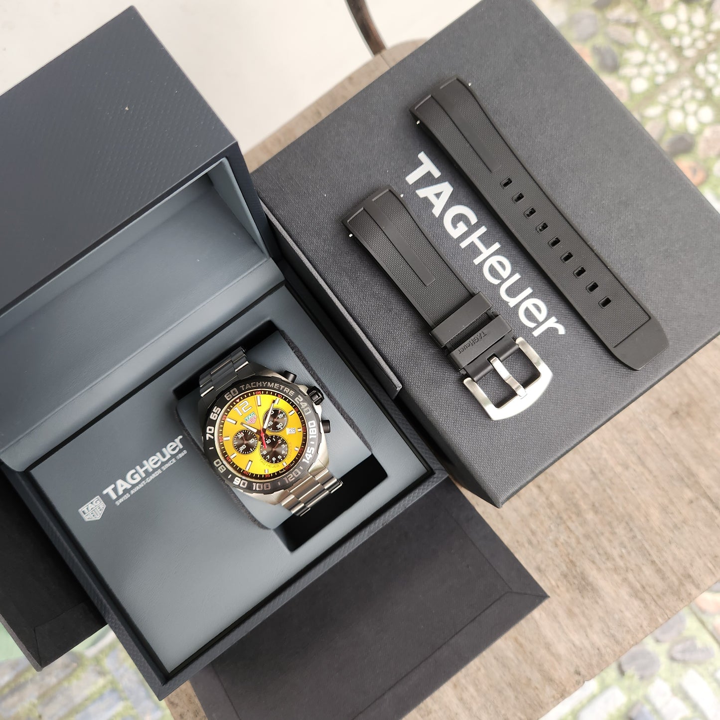 Tag Heuer F1 Chronograph in Yellow Dial 43mm