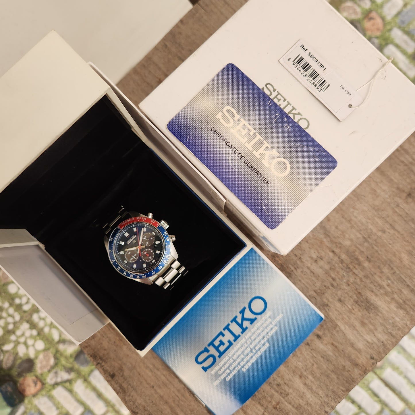 Seiko Prospex Solar Chronograph Speedtimer 'Pepsi' in Blue Dial- Complete Set