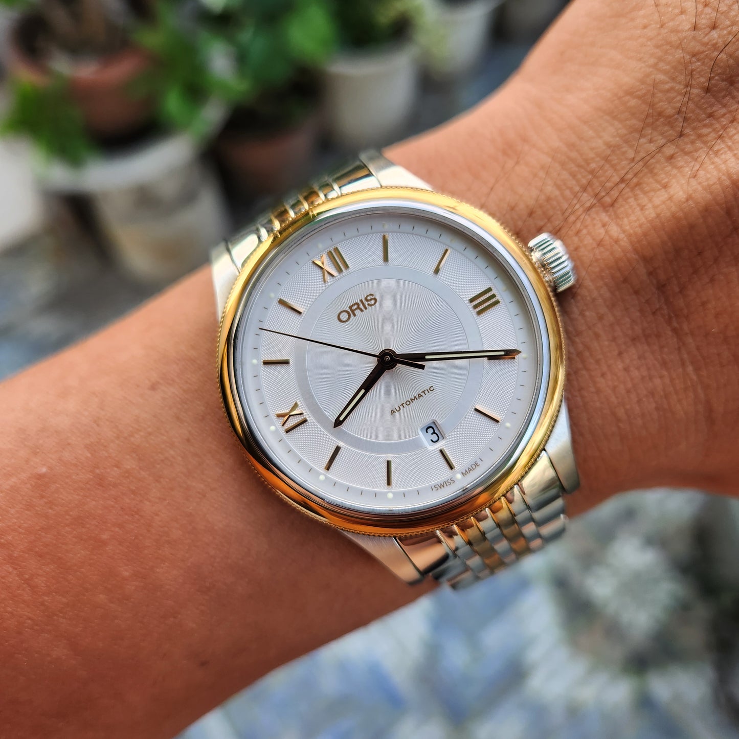 Oris Classic Date Rose Gold (Bezel and Indeces) in Silver Guilloche Dial 42mm - Complete Set