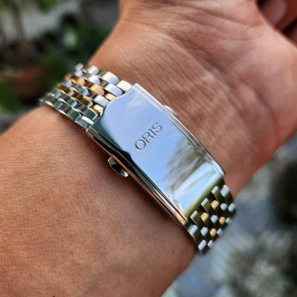 Oris Classic Date Rose Gold (Bezel and Indeces) in Silver Guilloche Dial 42mm - Complete Set