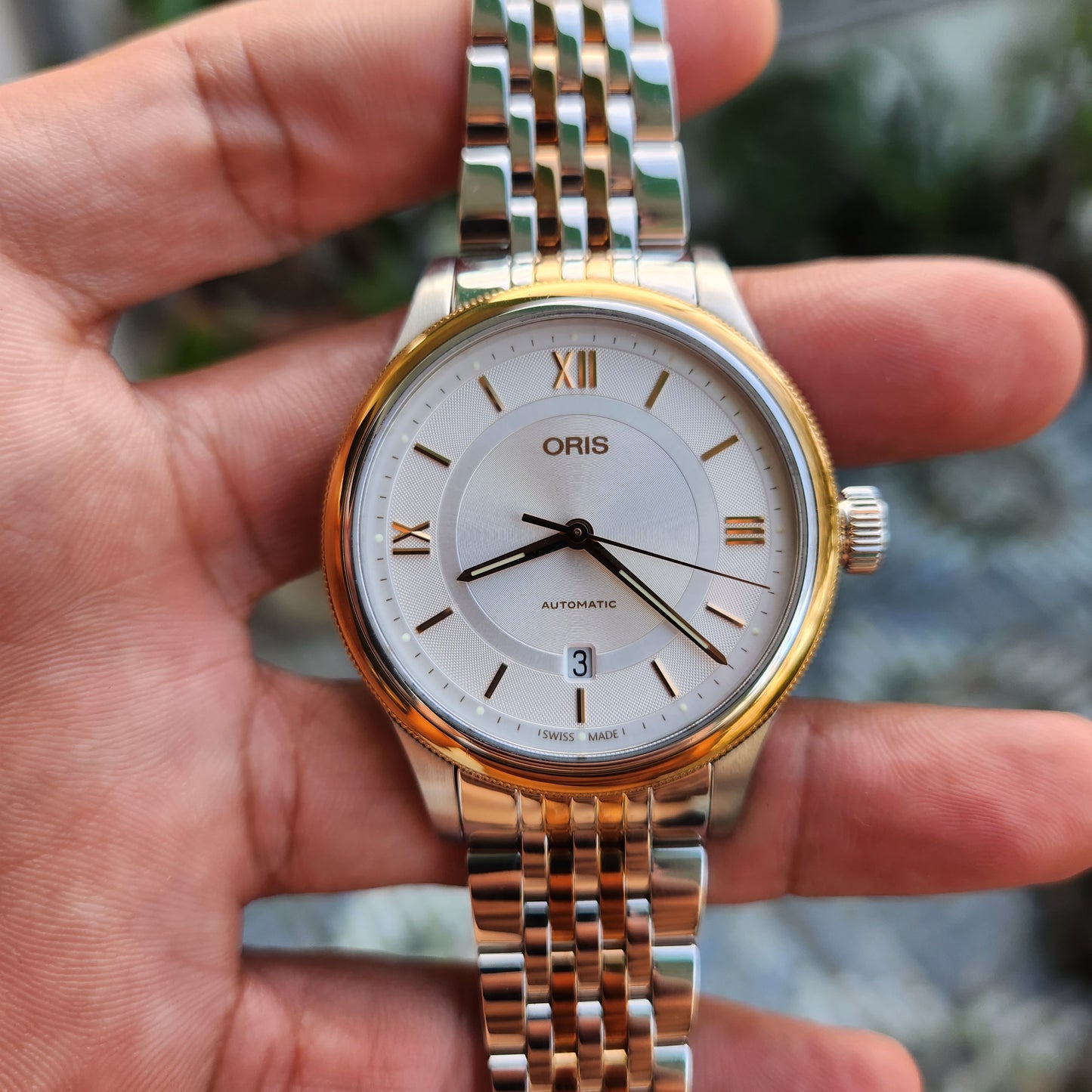 Oris Classic Date Rose Gold (Bezel and Indeces) in Silver Guilloche Dial 42mm - Complete Set