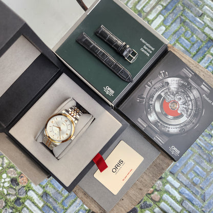 Oris Classic Date Rose Gold (Bezel and Indeces) in Silver Guilloche Dial 42mm - Complete Set