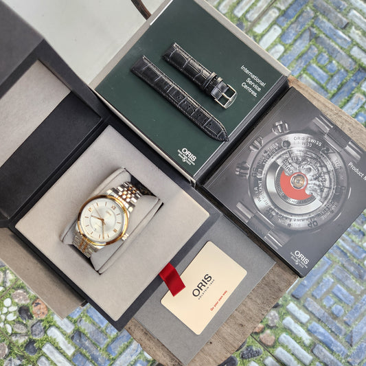 Oris Classic Date Rose Gold (Bezel and Indeces) in Silver Guilloche Dial 42mm - Complete Set