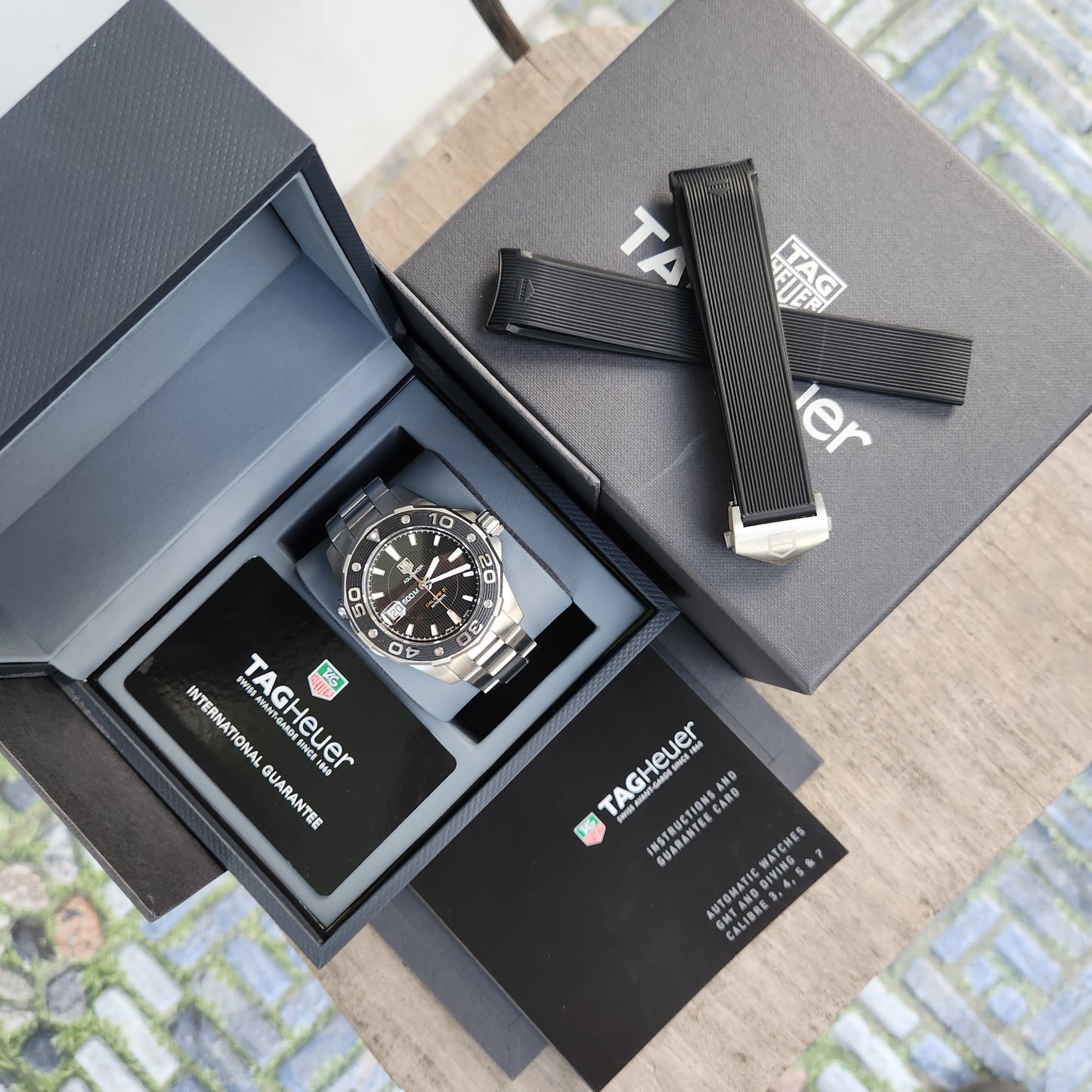 Tag Heuer Aquaracer Calibre 5 Black Engraved Stripes Dial 500M 43mm - Complete Set