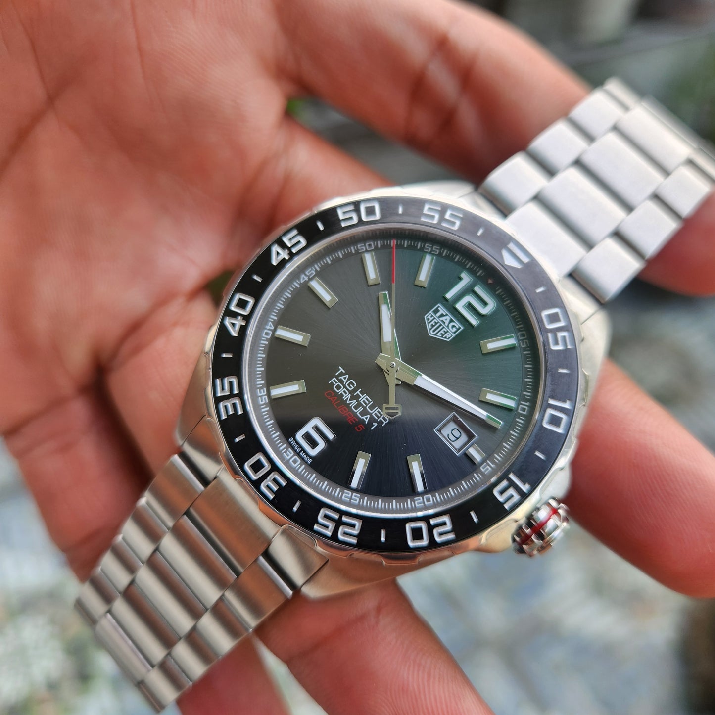 Tag Heuer F1 Date Calibre 5 Ceramic Bezel in Anthracite Grey Dial 43mm - Complete Set