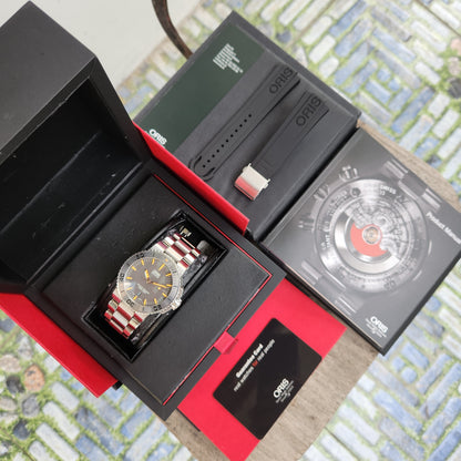 Oris Aquis Date Tungsten Bezel Orange Accent in Grey Dial 43mm - Complete Set
