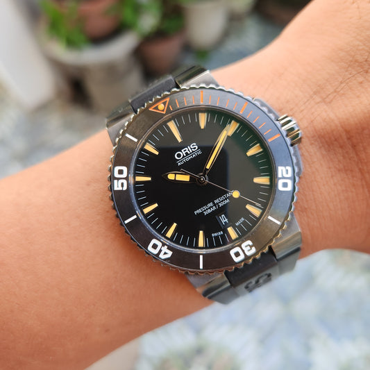 Oris Aquis Date Grey PVD case, Ceramic Bezel with Orange Accents in Black Dial 43mm