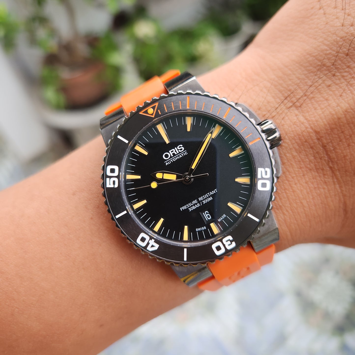 Oris Aquis Date Grey PVD case, Ceramic Bezel with Orange Accents in Black Dial 43mm