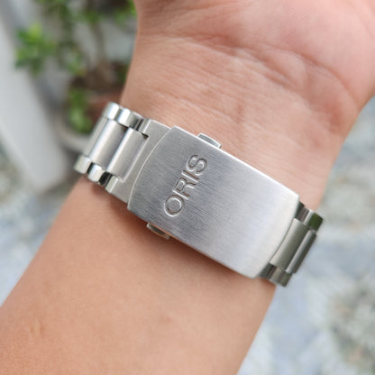 Oris Aquis Date Green Ceramic Bezel in Grey Dial 43mm