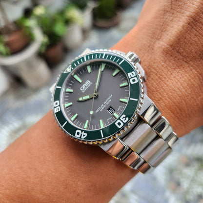 Oris Aquis Date Green Ceramic Bezel in Grey Dial 43mm