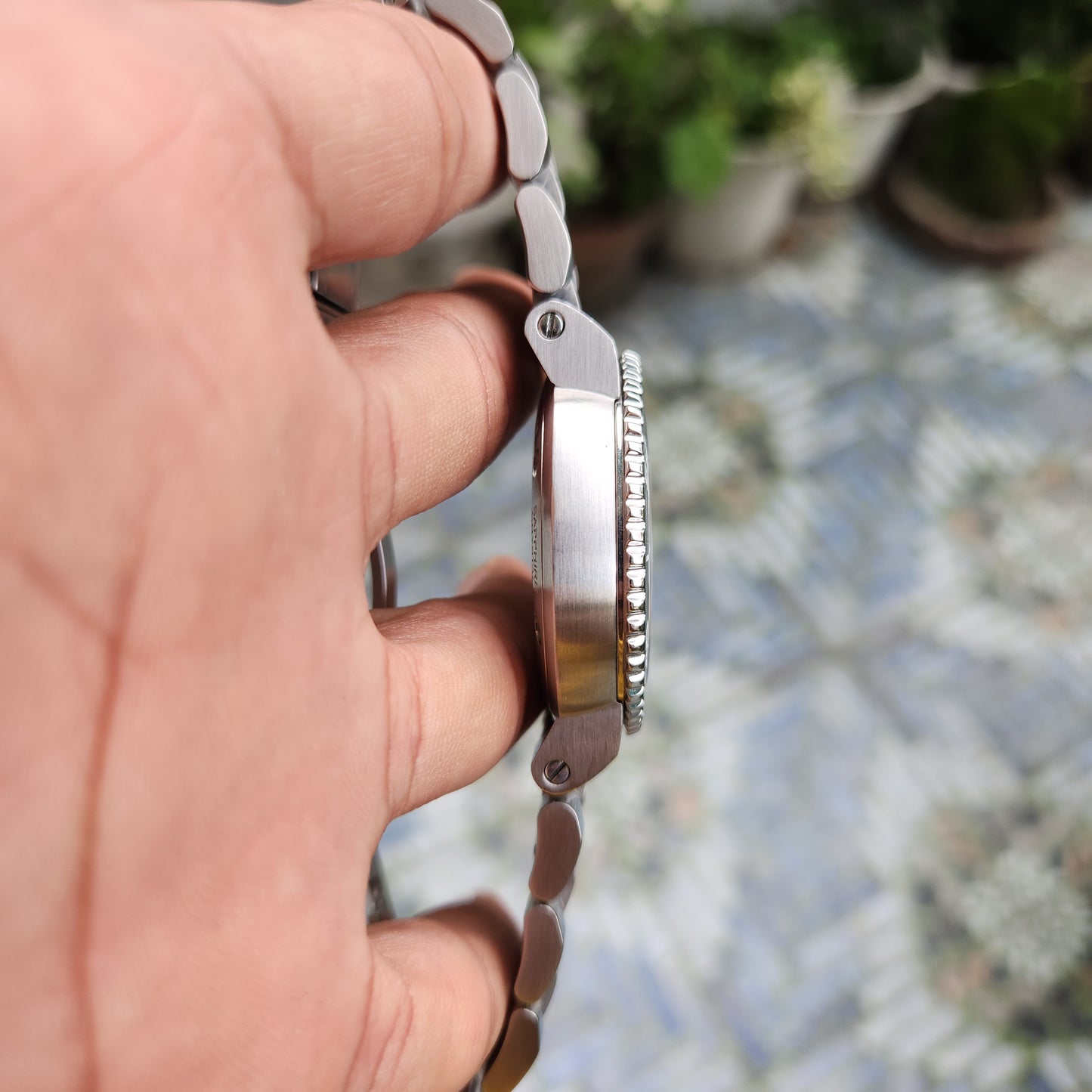 Oris Aquis Date Green Ceramic Bezel in Grey Dial 43mm