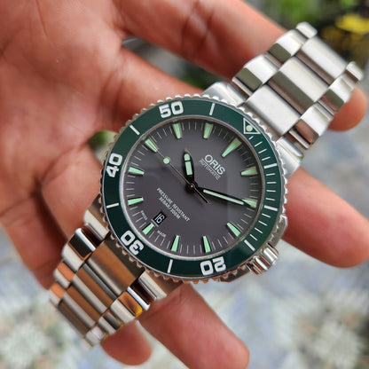 Oris Aquis Date Green Ceramic Bezel in Grey Dial 43mm