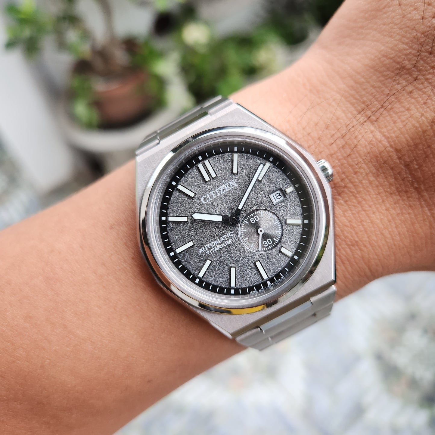 Citizen Zenshin Super Titanium Small Seconds 40.5mm in Textured Grey Dial - Complete Set
