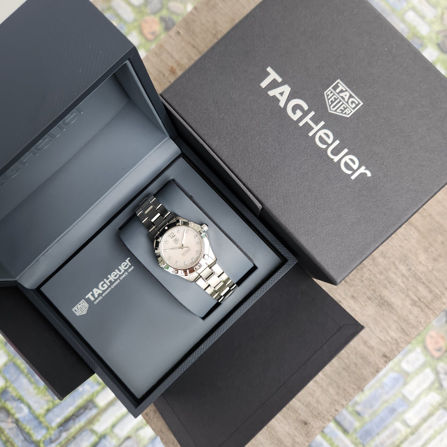 Tag Heuer Ladies Aquaracer in White Mother of Pearl Dial with Diamonds 33mm