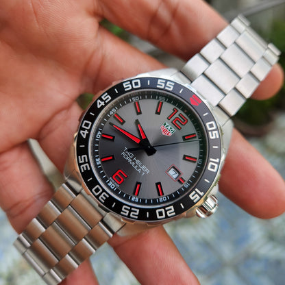 Tag Heuer F1 Steel Alu Black Bezel / Red Indeces in Grey Sunray Dial 43mm