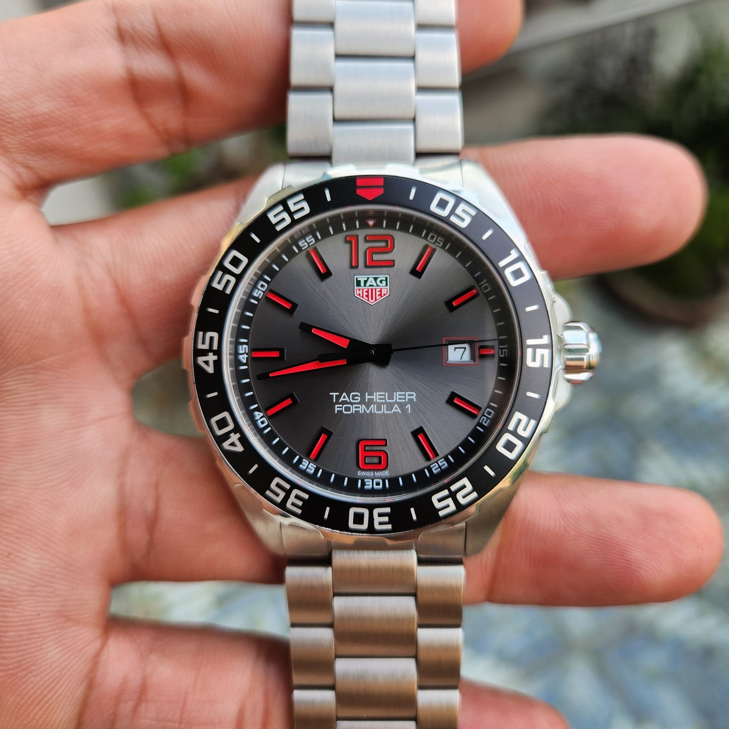 Tag Heuer F1 Steel Alu Black Bezel / Red Indeces in Grey Sunray Dial 43mm