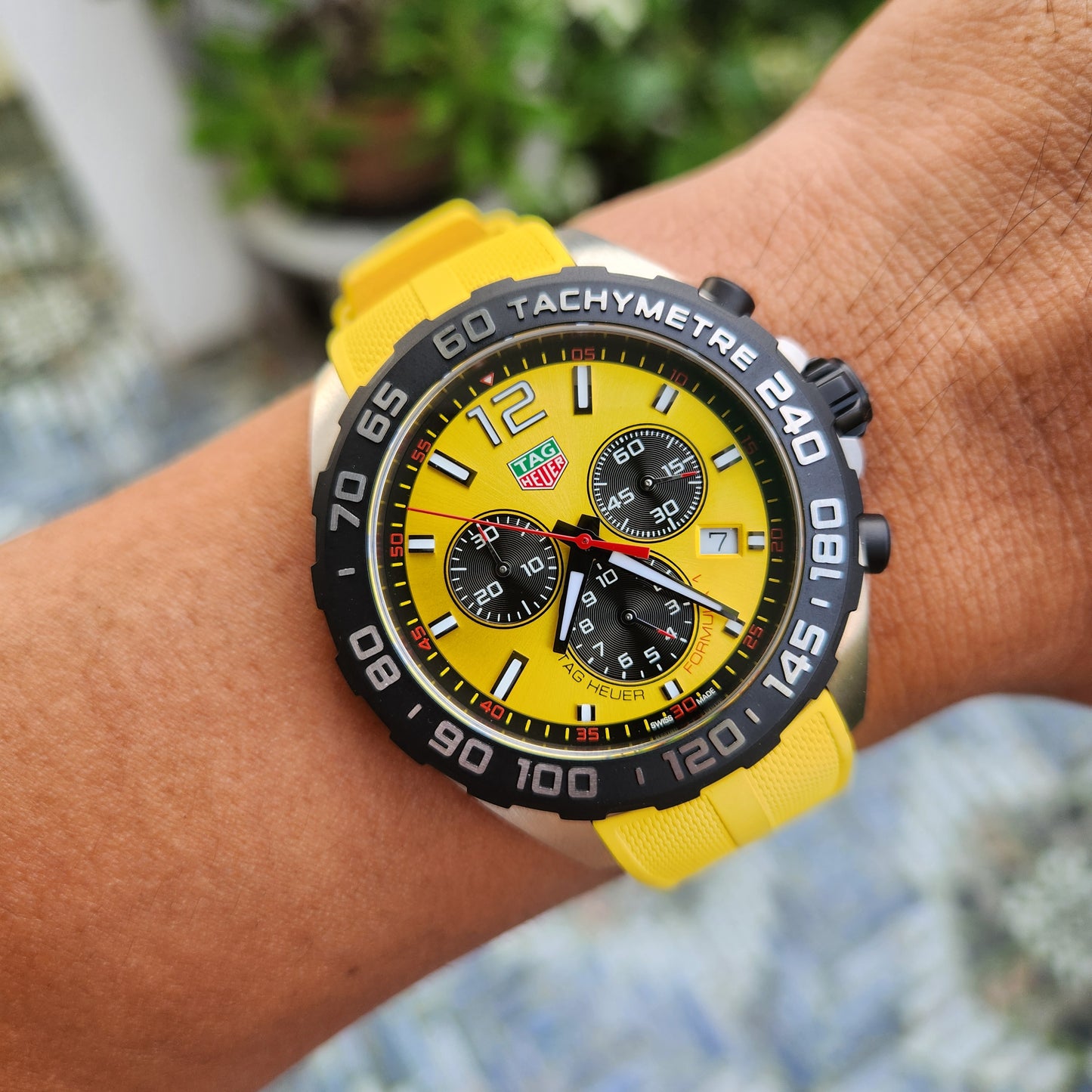 Tag Heuer F1 Chronograph Yellow Dial 43mm - Complete Set