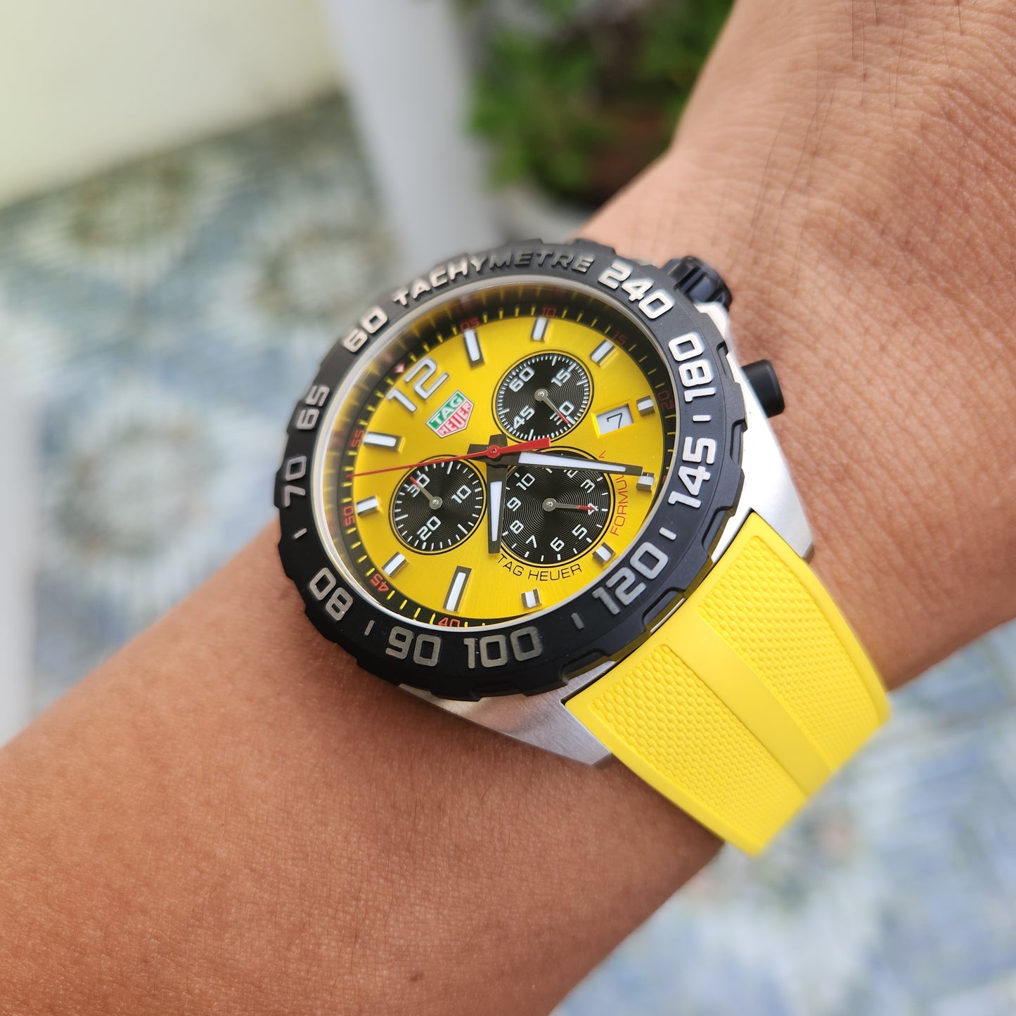 Tag Heuer F1 Chronograph Yellow Dial 43mm - Complete Set