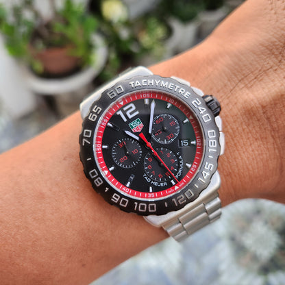 Tag Heuer F1 Chronograph Red Accents in Black Dial 42mm