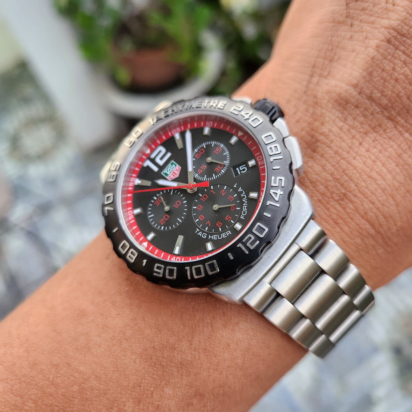 Tag Heuer F1 Chronograph Red Accents in Black Dial 42mm