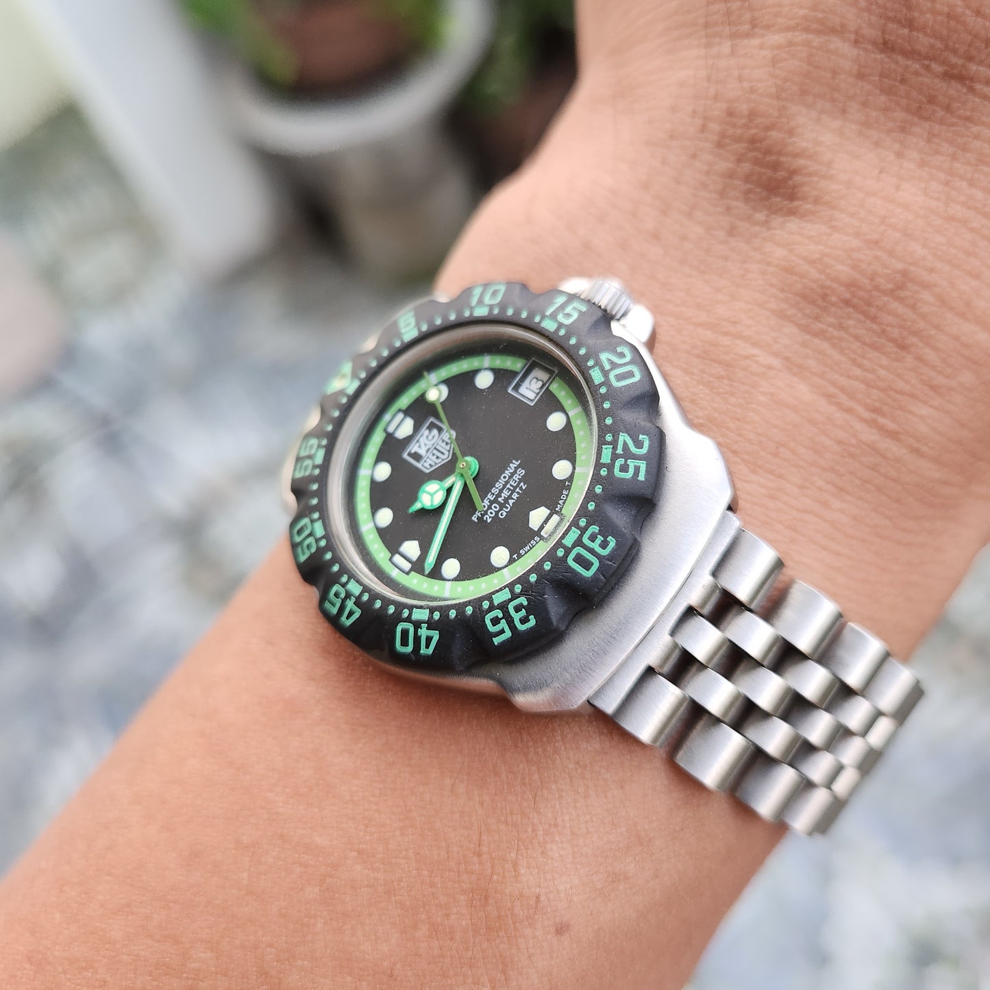 Tag Heuer F1 Classic Midsize Green Accents in Black Dial 34mm