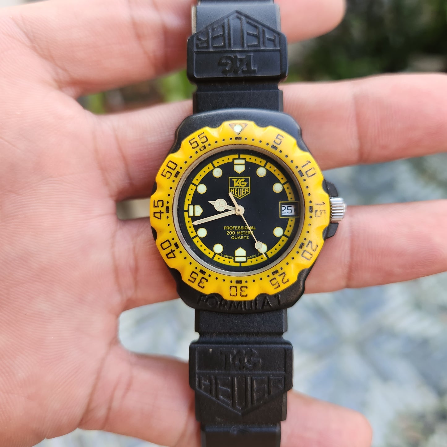 Tag Heuer F1 Classic Midsize Yellow Bezel in Black Dial