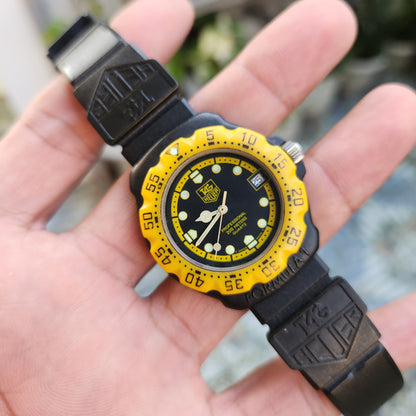 Tag Heuer F1 Classic Midsize Yellow Bezel in Black Dial