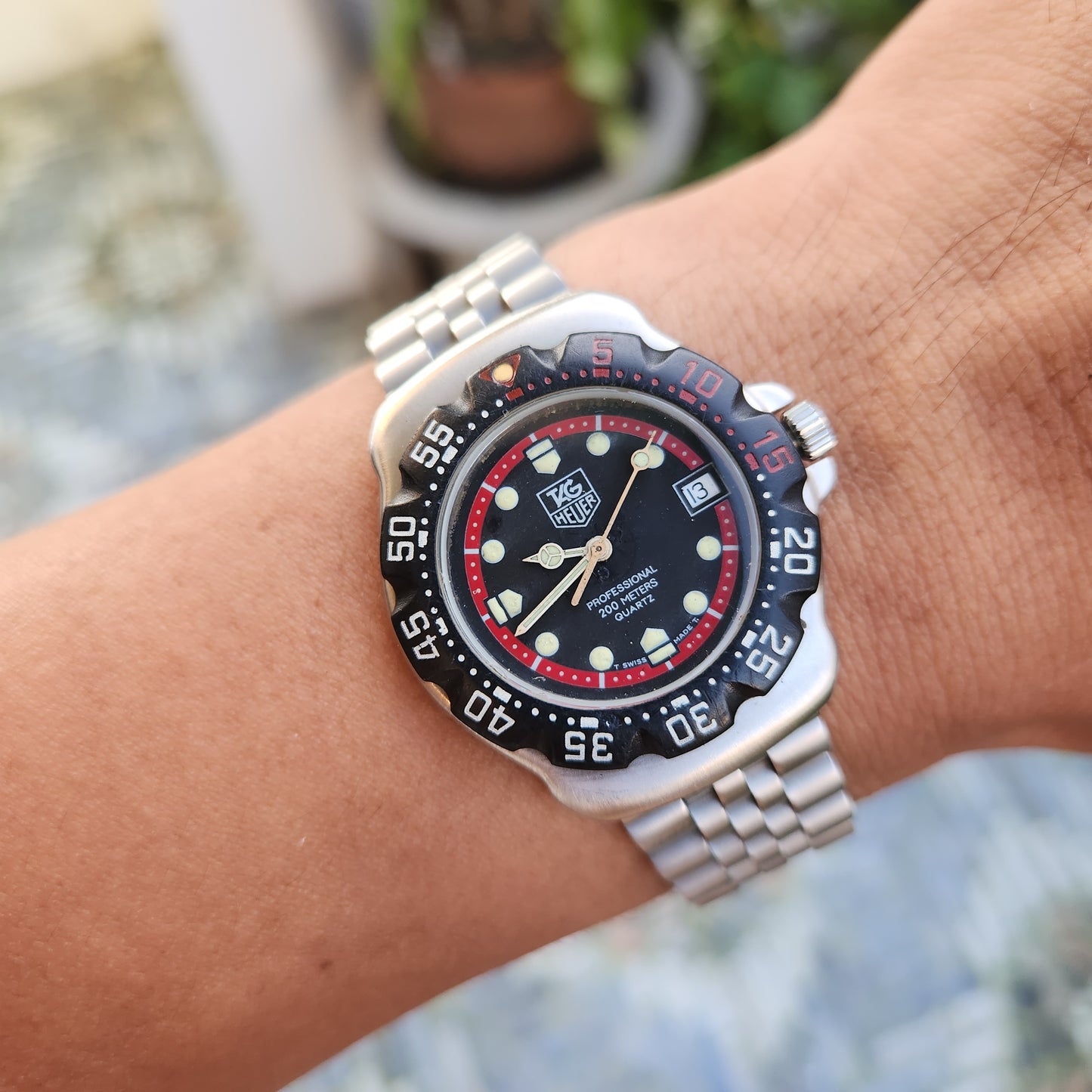 Tag Heuer F1 Classic Midsize Red Accent in Black Dial 34mm