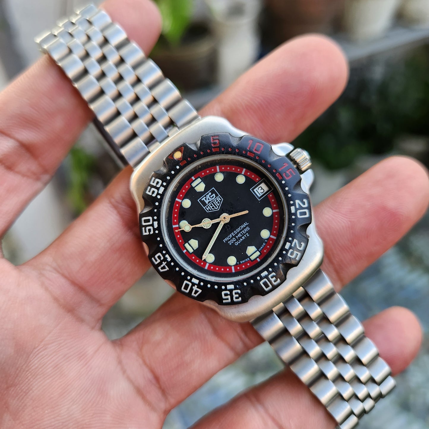 Tag Heuer F1 Classic Midsize Red Accent in Black Dial 34mm
