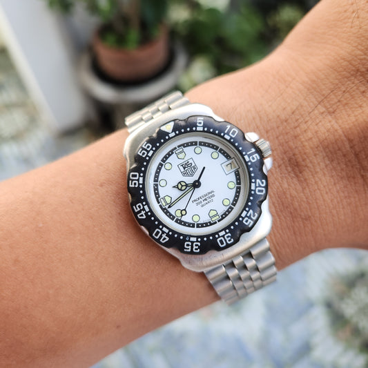 Tag Heuer F1 Classic Midsize Black Bezel in White Dial 34mm